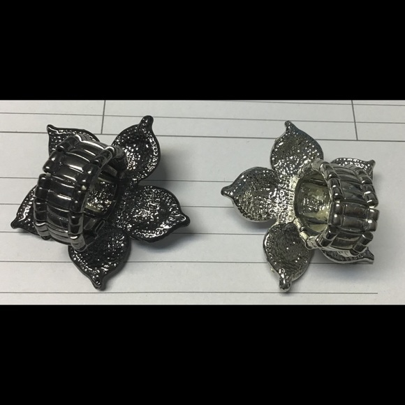 Rhinestone large flower stretchy ring - Picture 2 of 4